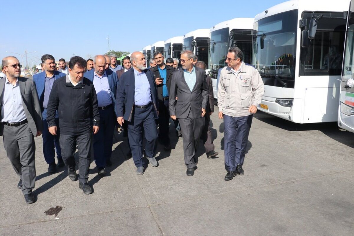 بهره برداری از ۱۲۸ دستگاه اتوبوس با حضور وزیر کشور در تبریز