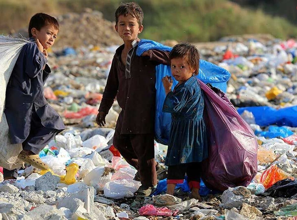 شهروندان، فعالیت کودکان در حوزه زباله و پسماند را به ۱۳۷ گزارش دهند