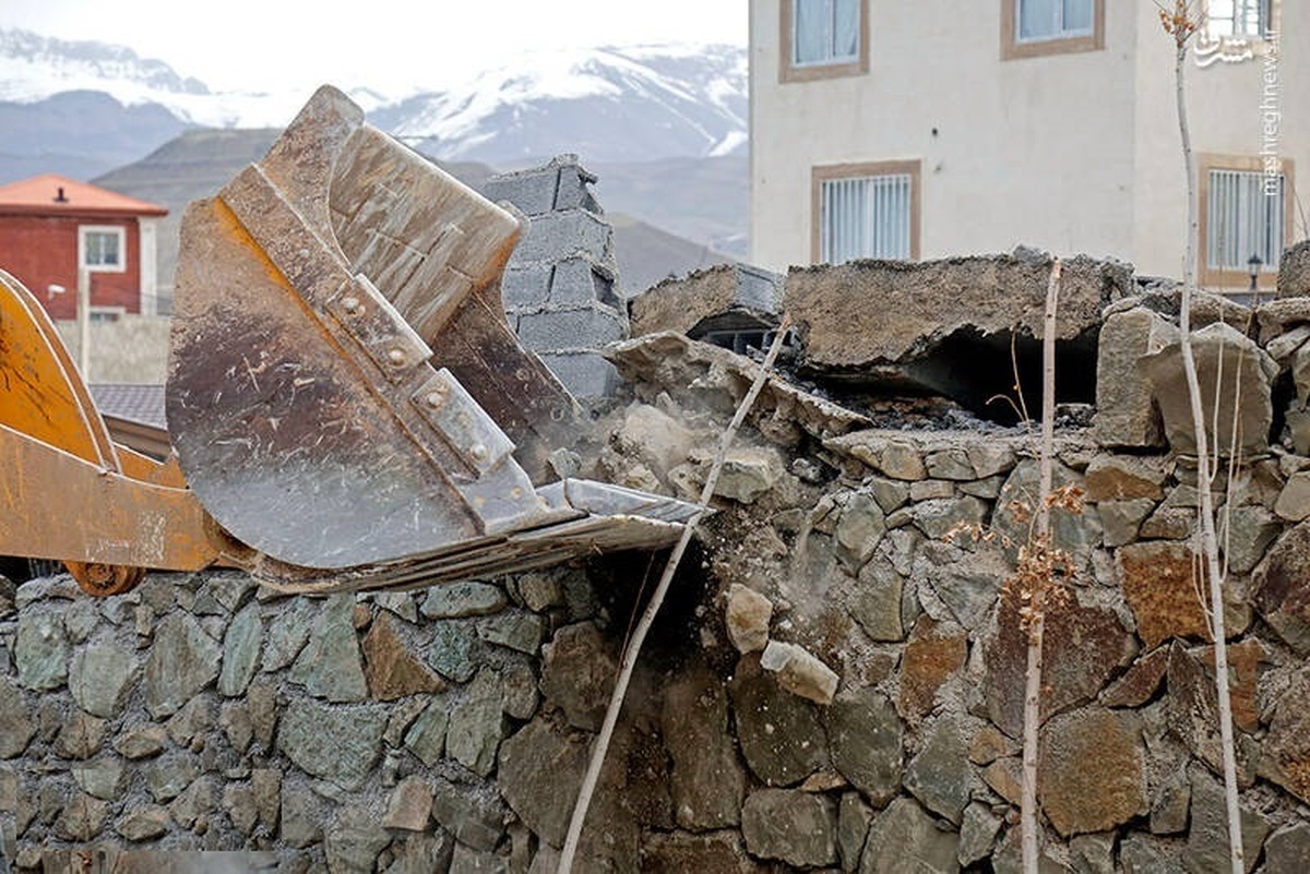 ساخت وساز‌های ناایمن و غیرمجاز محله اسلام‌آباد جمع‌آوری شد