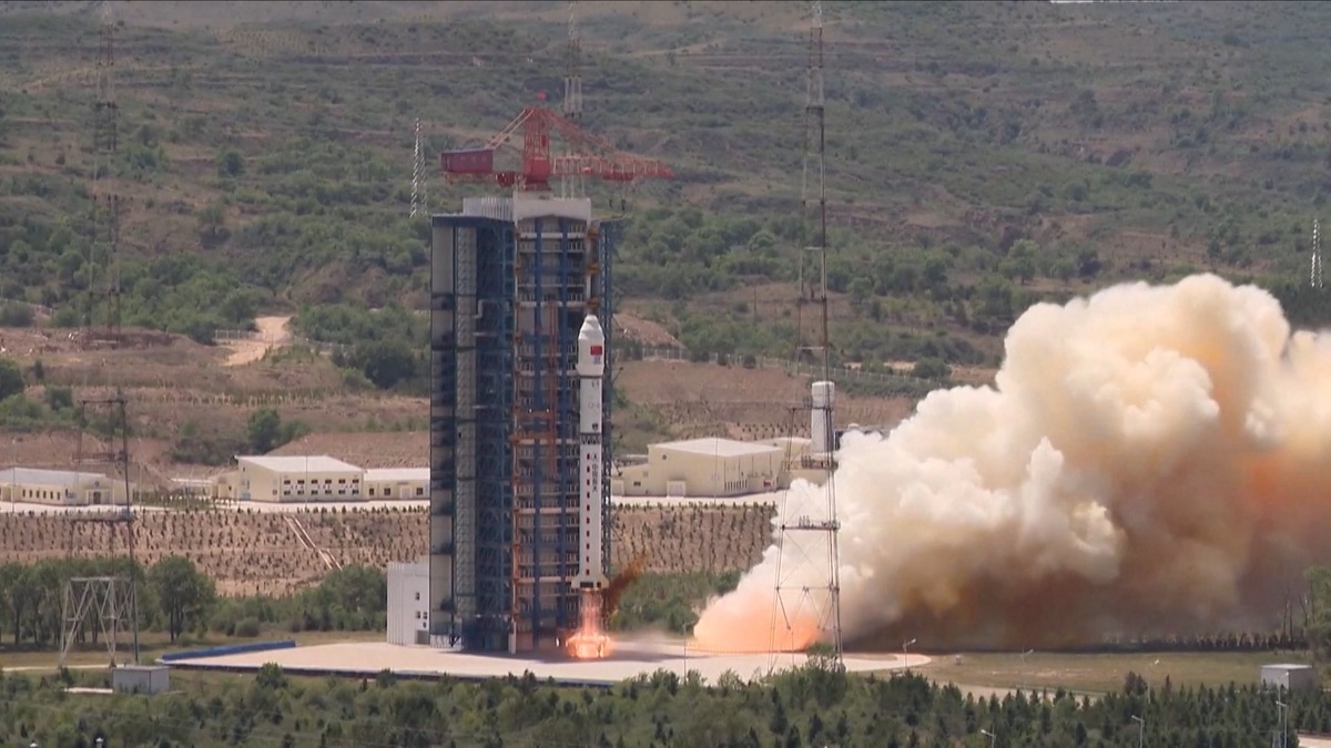 رکوردشکنی فضایی چین/ ۴۱ ماهواره تنها با یک پرتاب به مدار رفتند