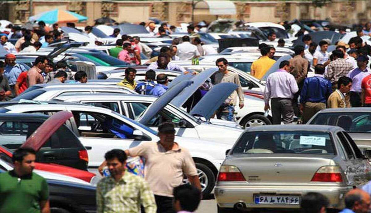 متقاضیان خودرو در انتظار کاهش قیمت‌ها