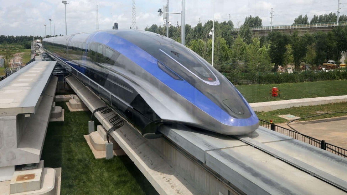 نسل جدید قطار تندرو چین با فناوری پیشرفته حرکت کرد