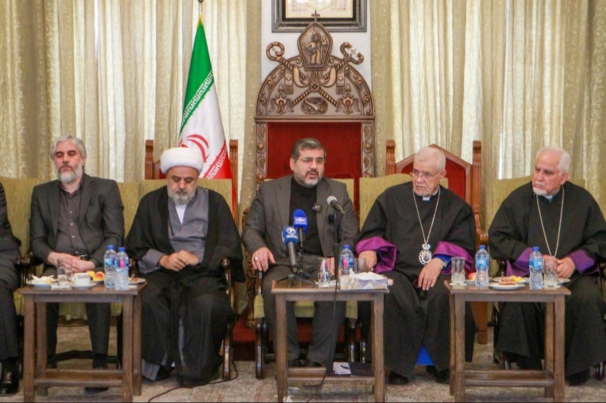 وزیر ارشاد: ایران اسوه همزیستی اقوام و مذاهب است