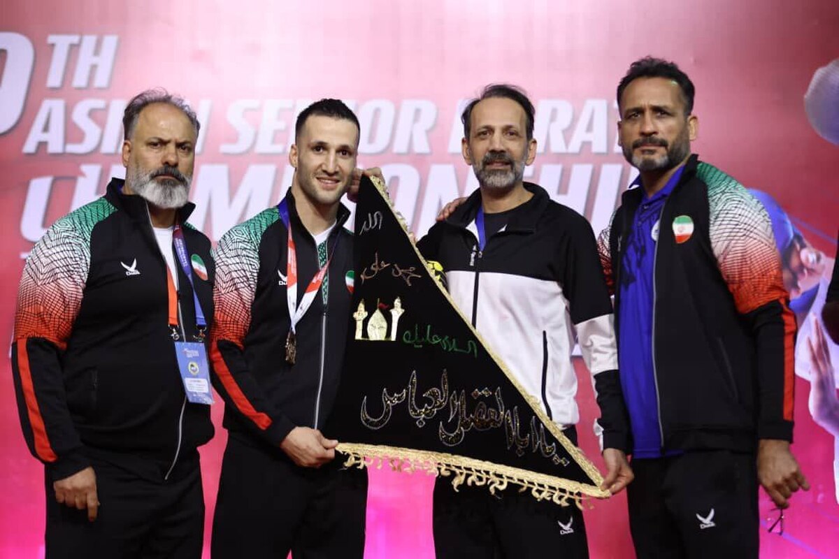 پرچم حضرت ابوالفضل (ع) در مسابقات کاراته قهرمانی آسیا به اهتزاز در آمد