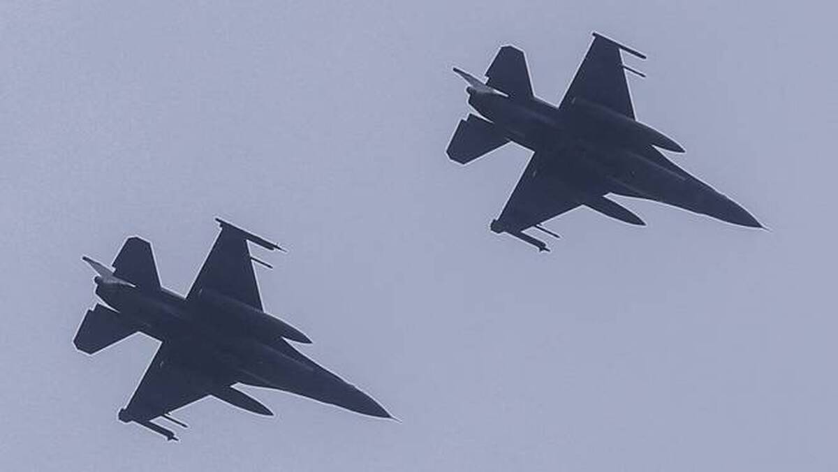 گشت‌زنی ۳۷ هواپیمای جنگی چین درمنطقه پرواز ممنوع تایوان