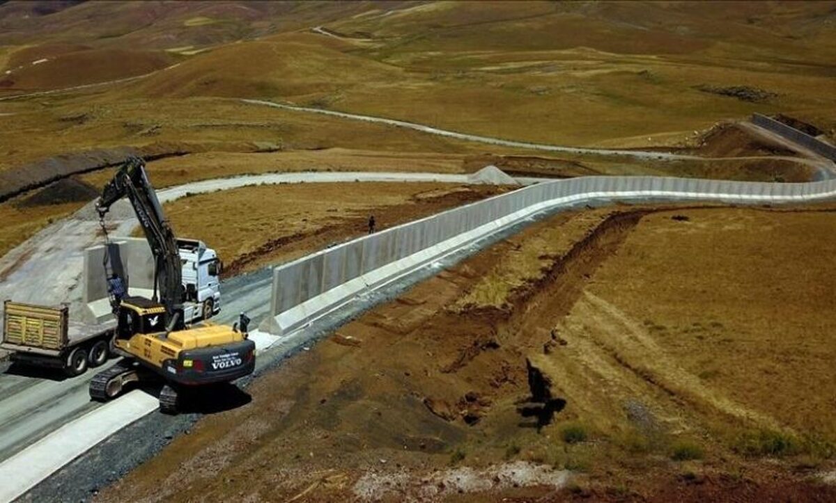 بازدید وزیر کشور ترکیه از دیوار مرزی در حال احداث با ایران
