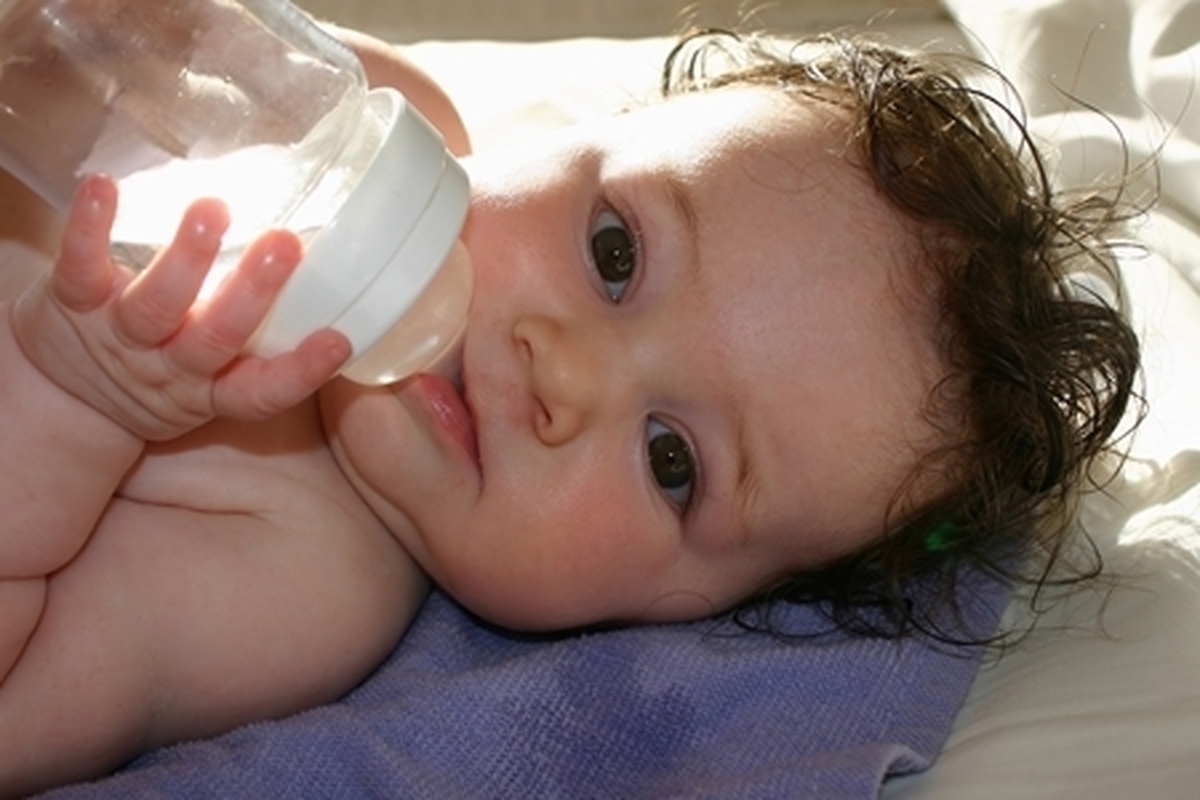 توصیه‌های بهداشتی برای پیشگیری از گرمازدگی در کودکان زیر پنج سال  دادن دارو به کودک گرمازده ممنوع است