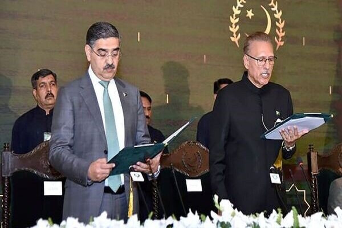 نخست‌وزیر موقت پاکستان سوگند یاد کرد