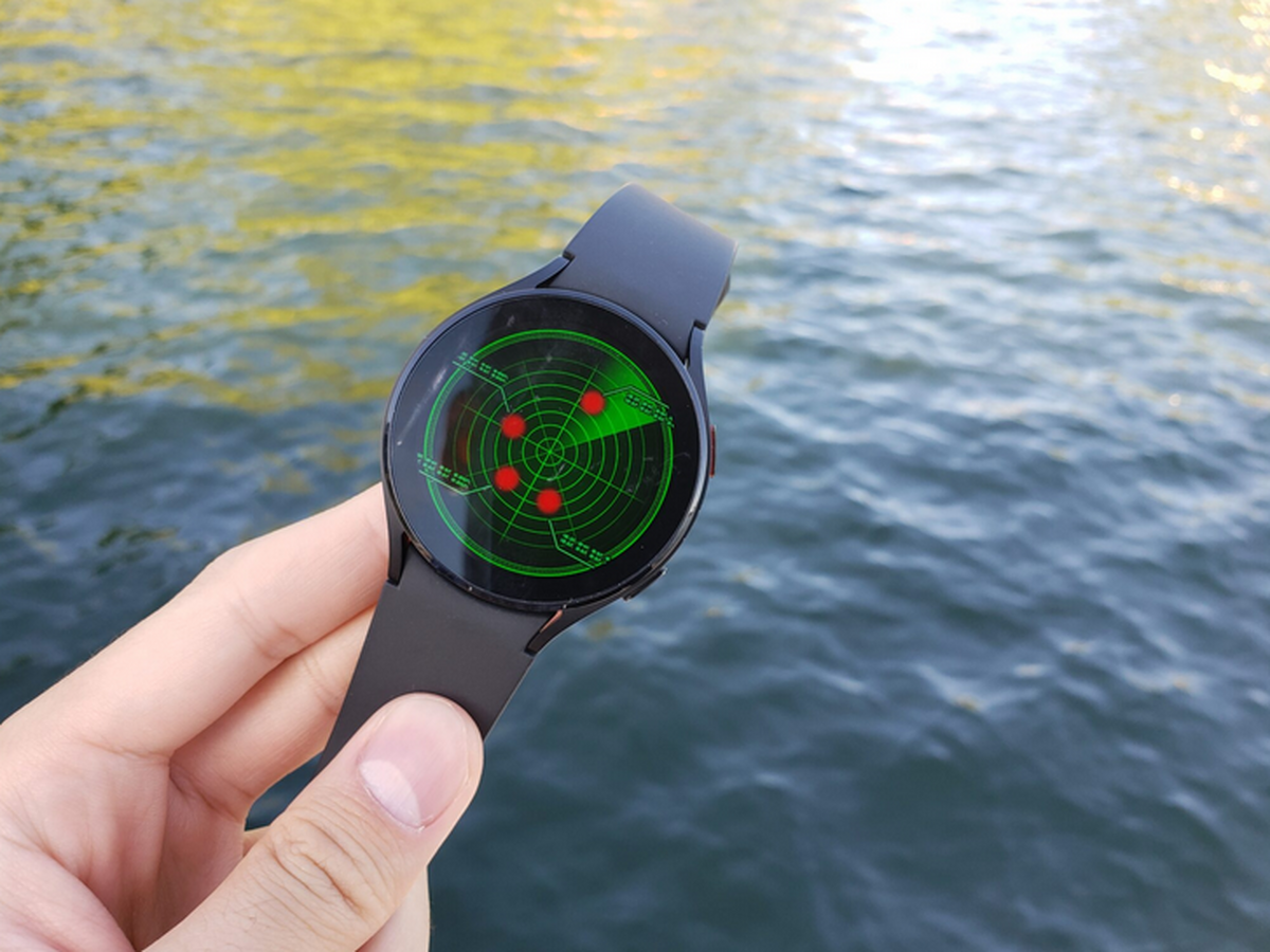 ساعت هوشمندی که غواصان را در اعماق دریا ردیابی می‌‌کند