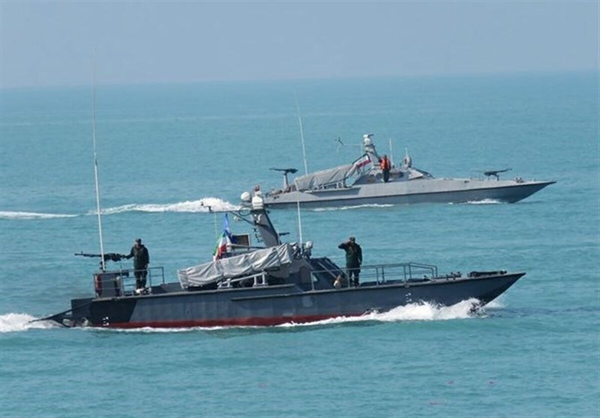 نمایش اقتدار دریایی ایران در خلیج‌‌فارس  سپاه برای آمریکا و متجاوزان دریایی‌ خط و نشان کشید+ تصاویر