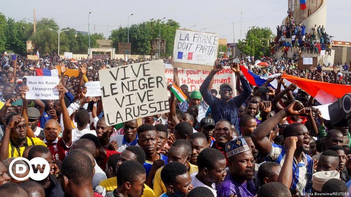 کارت دیپلماتیک سفیر فرانسه در نیجر باطل شد