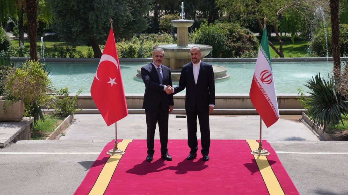 استقبال امیرعبداللهیان از وزیر خارجه ترکیه در تهران