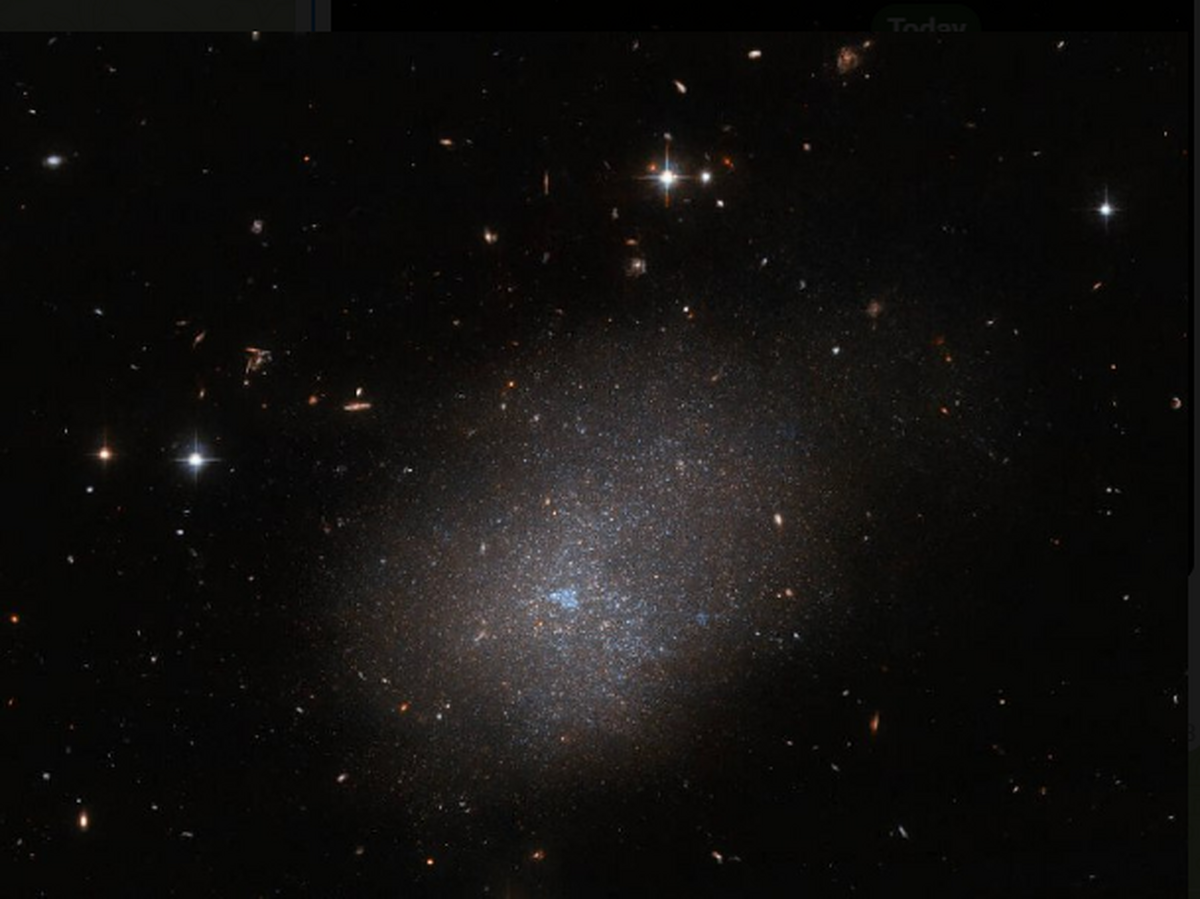تصویر هابل از یک کهکشان «ابر درخشان»