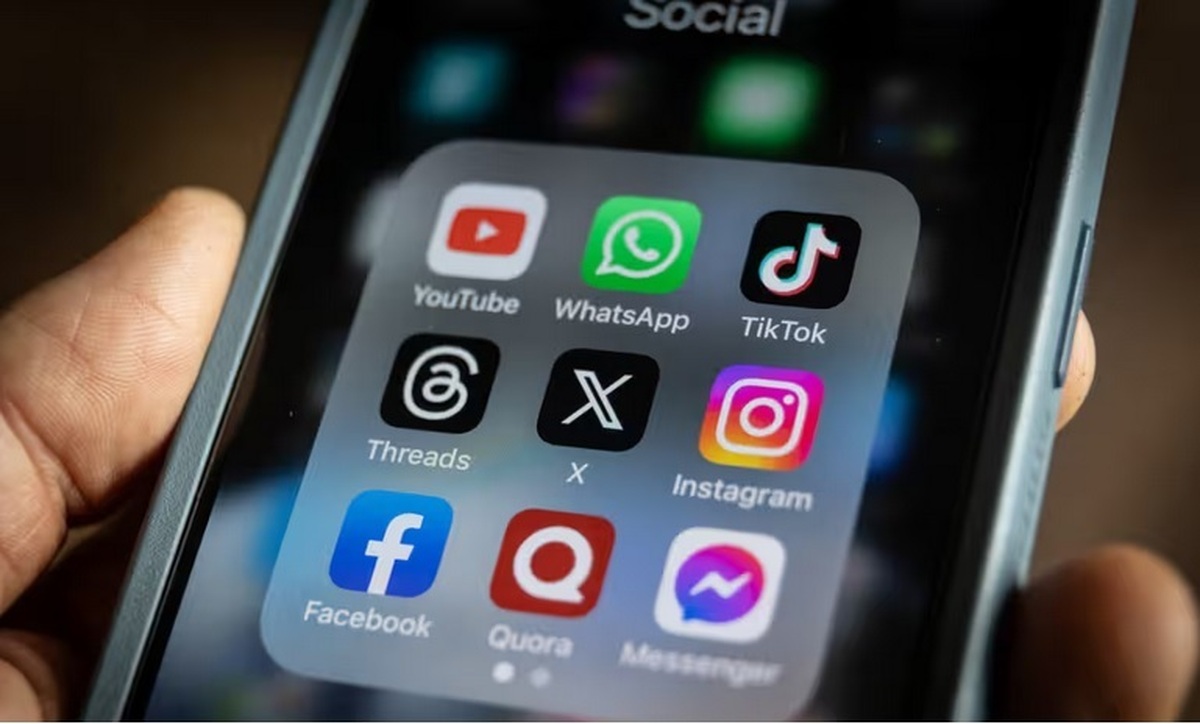 وزیر فناوری بریتانیا: حساب کودکان زیر ۱۳ سال در رسانه‌های اجتماعی مسدود شود
