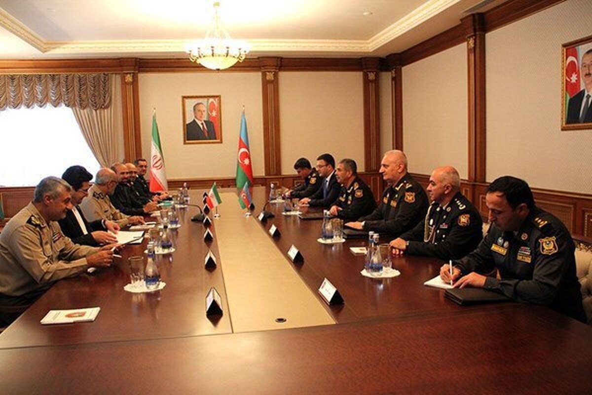 دیدار وزیر دفاع جمهوری آذربایجان با هیئت نظامی ایران در باکو