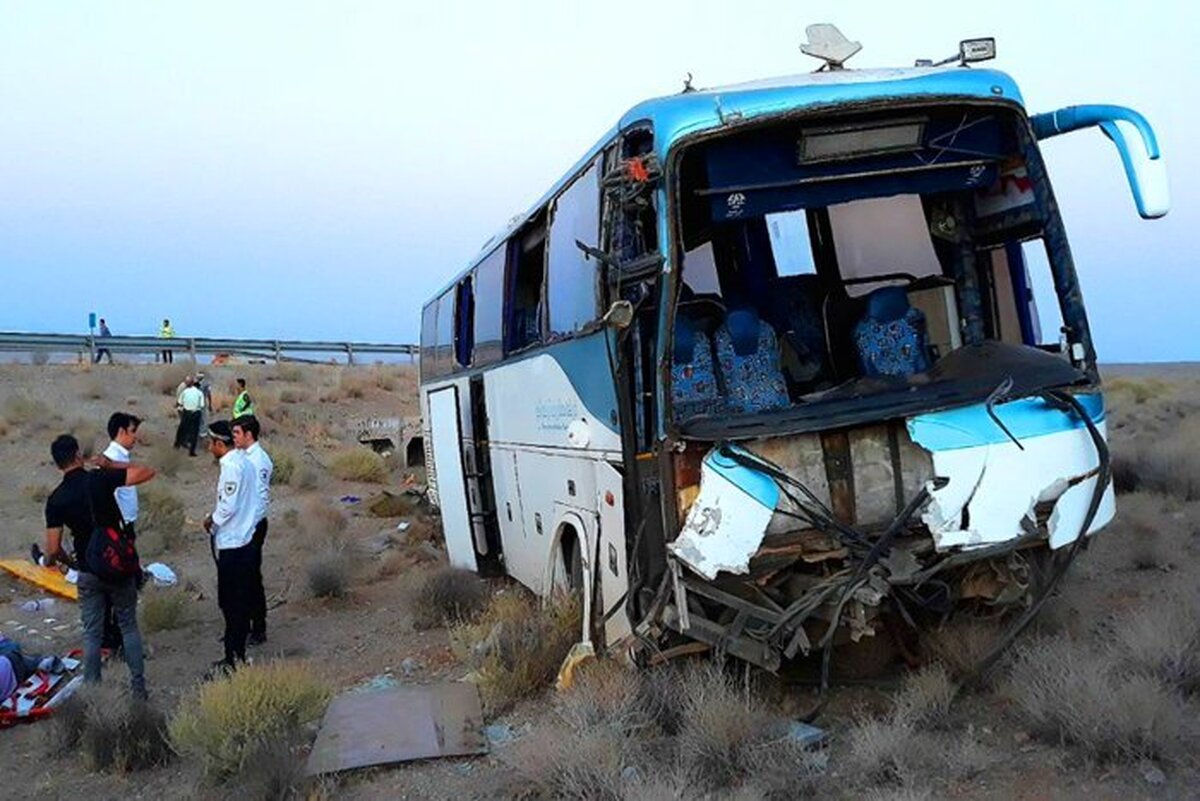 مصدومان ایرانی اتوبوس واژگون‌شده در حال انتقال به مهران هستند