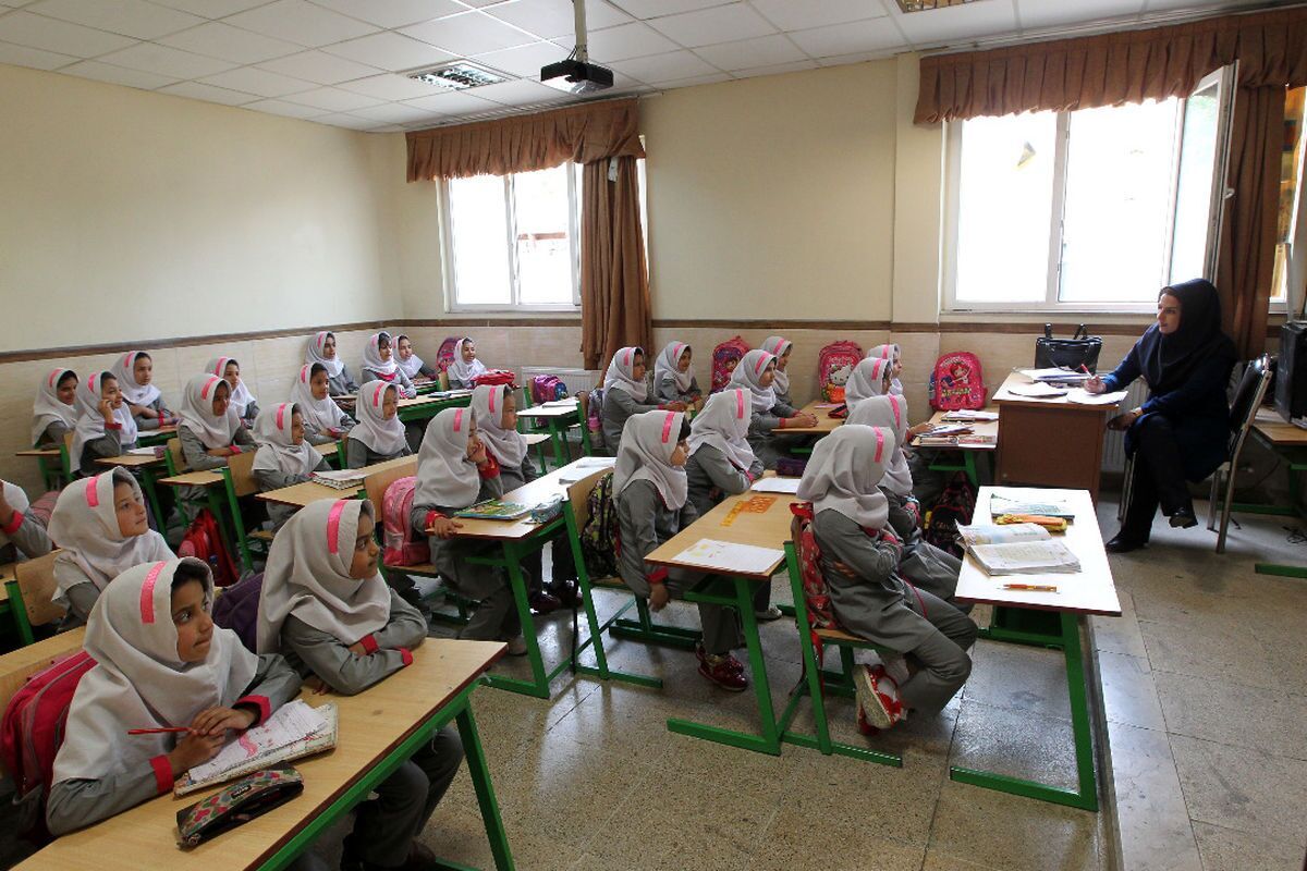 صحرایی: اول مهر هیچ کلاس درسی نباید بدون معلم باشد