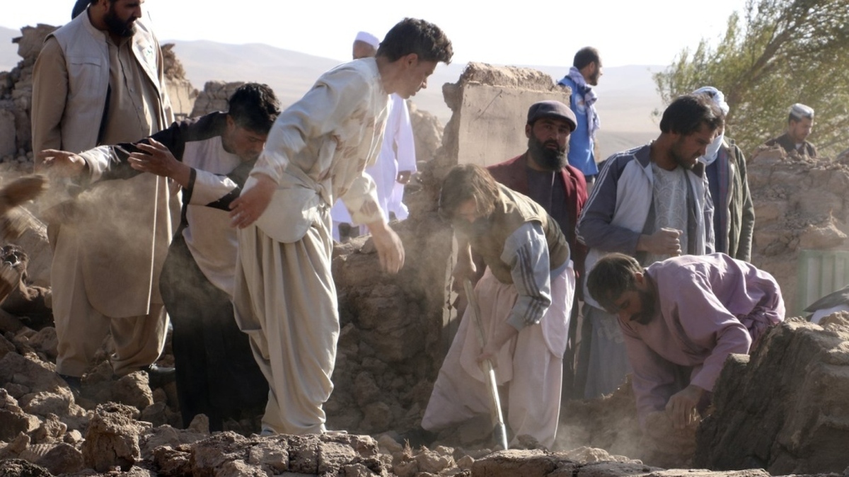 شمار قربانیان زلزله افغانستان به ۲۴۴۵ نفر رسید