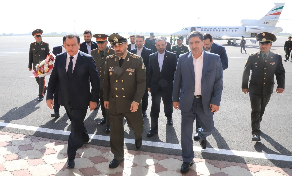 وزیر دفاع و پشتیبانی نیرو‌های مسلح وارد تاجیکستان شد