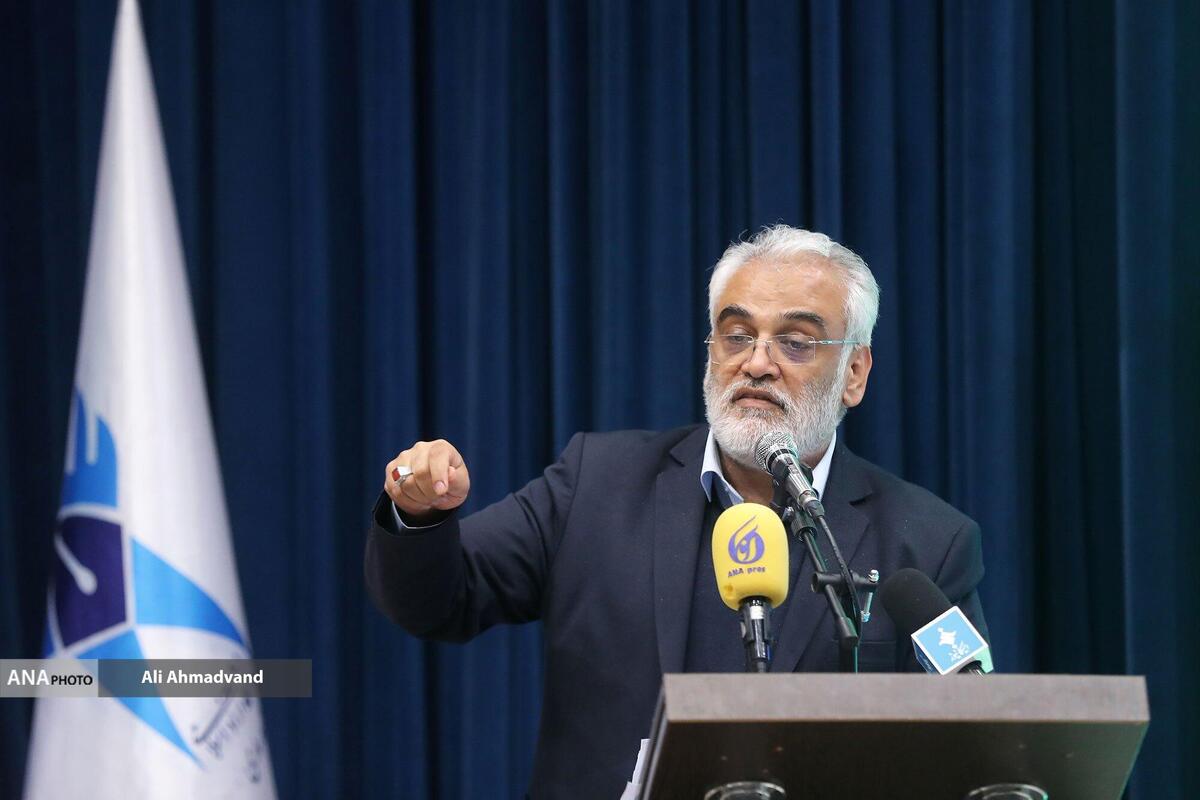 دکتر طهرانچی: دولت ۱.۵ همت به دانشگاه آزاد اسلامی بدهکار است