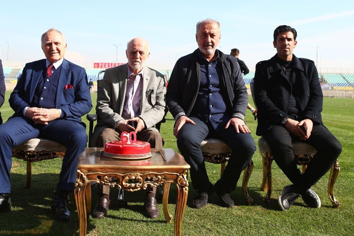 جشن ۶۰ سالگی پرسپولیس در روز آخرین تمرین تهران قبل از بازی با النصر