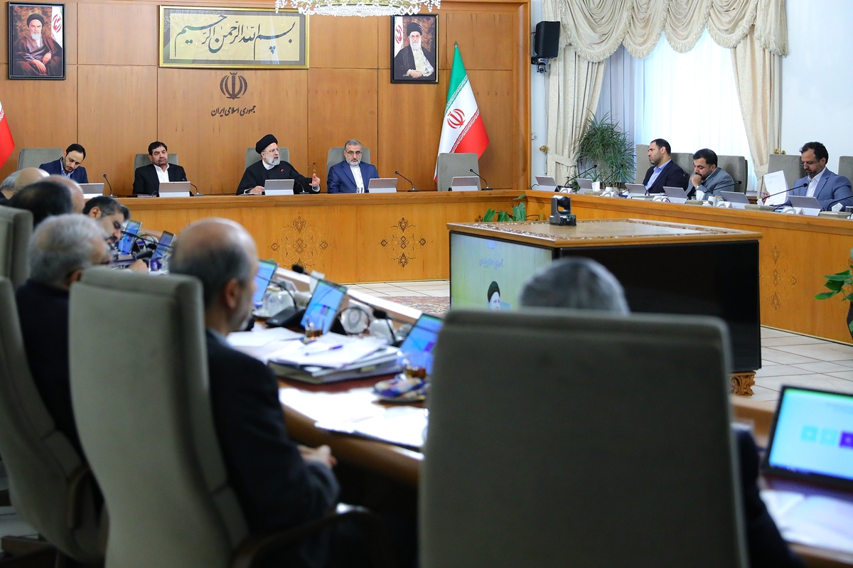 رئیسی از عملکرد سنجیده وزارت نفت و رسانه‌ها قدردانی کرد