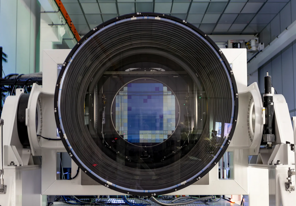 ساخت بزرگ‌ترین دوربین دیجیتالی جهان/ کشف راز کیهان با تصاویر ۳۲۰۰ مگاپیکسلی