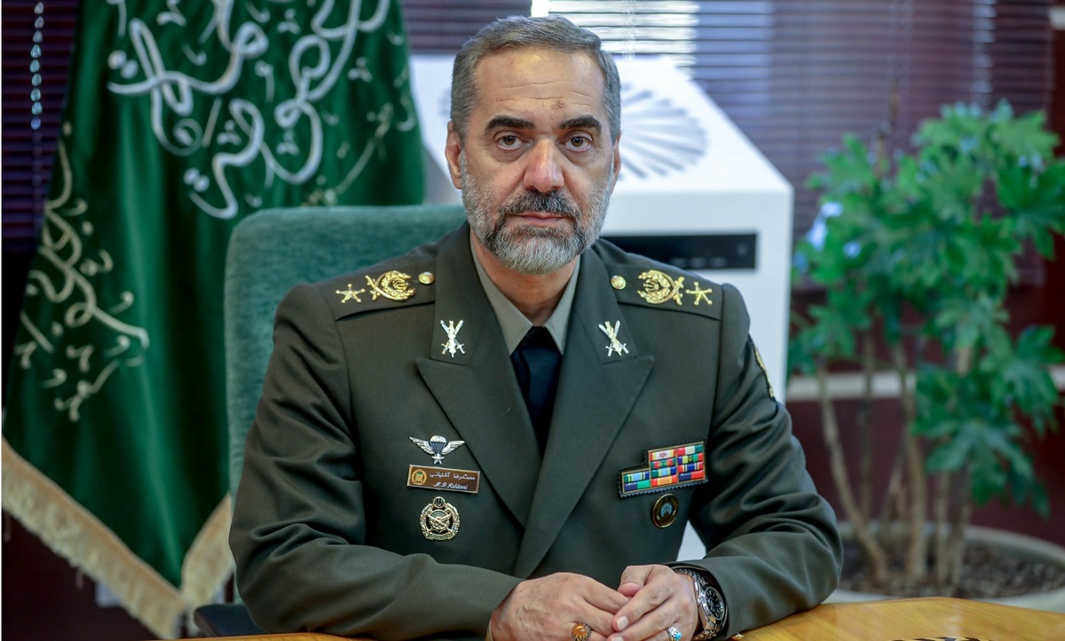 وزیر دفاع: از حمایت‌های همه‌جانبه رئیس جمهور در عملیات «وعده صادق» تشکر می‌کنم
