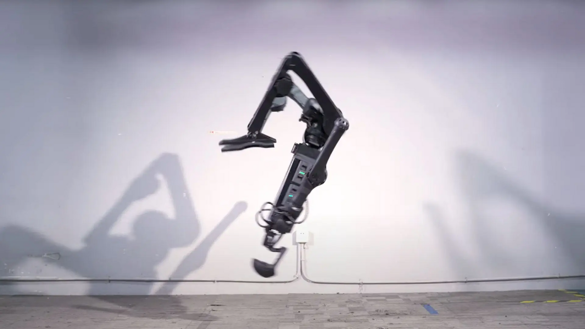 ربات انسان‌نما با قابلیت حرکتی ویژه رونمایی شد