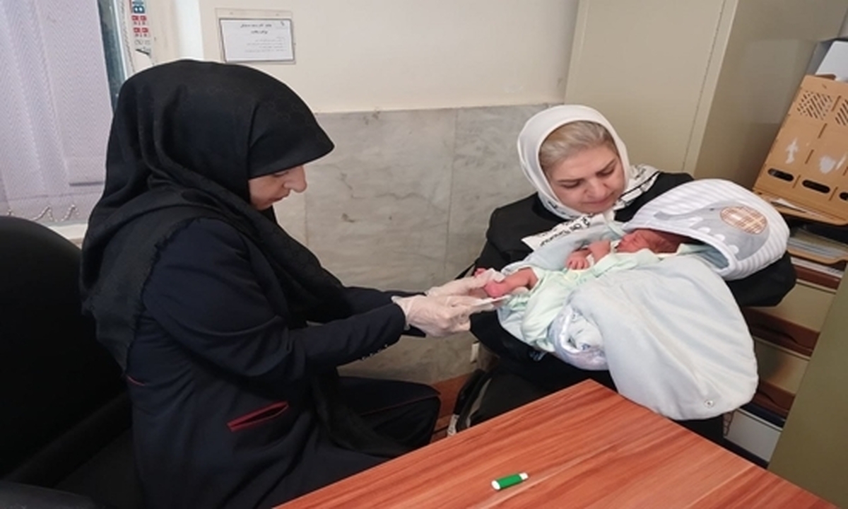 غربالگری نوزادان در شیفت نوروزی مراکز خدمات جامع سلامت
