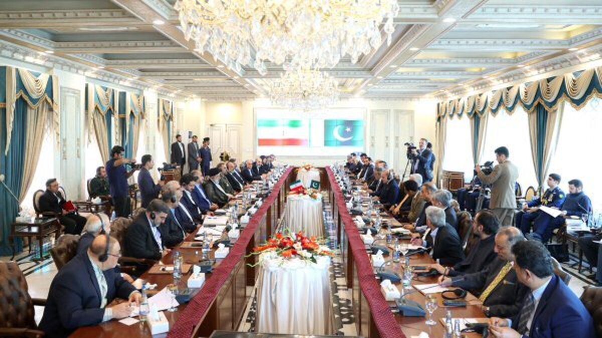 رئیسی: تقویت همکاری‌های ایران و پاکستان به عنوان دو کشور اسلامی مهم می‌تواند در حل مشکلات منطقه موثر باشد
